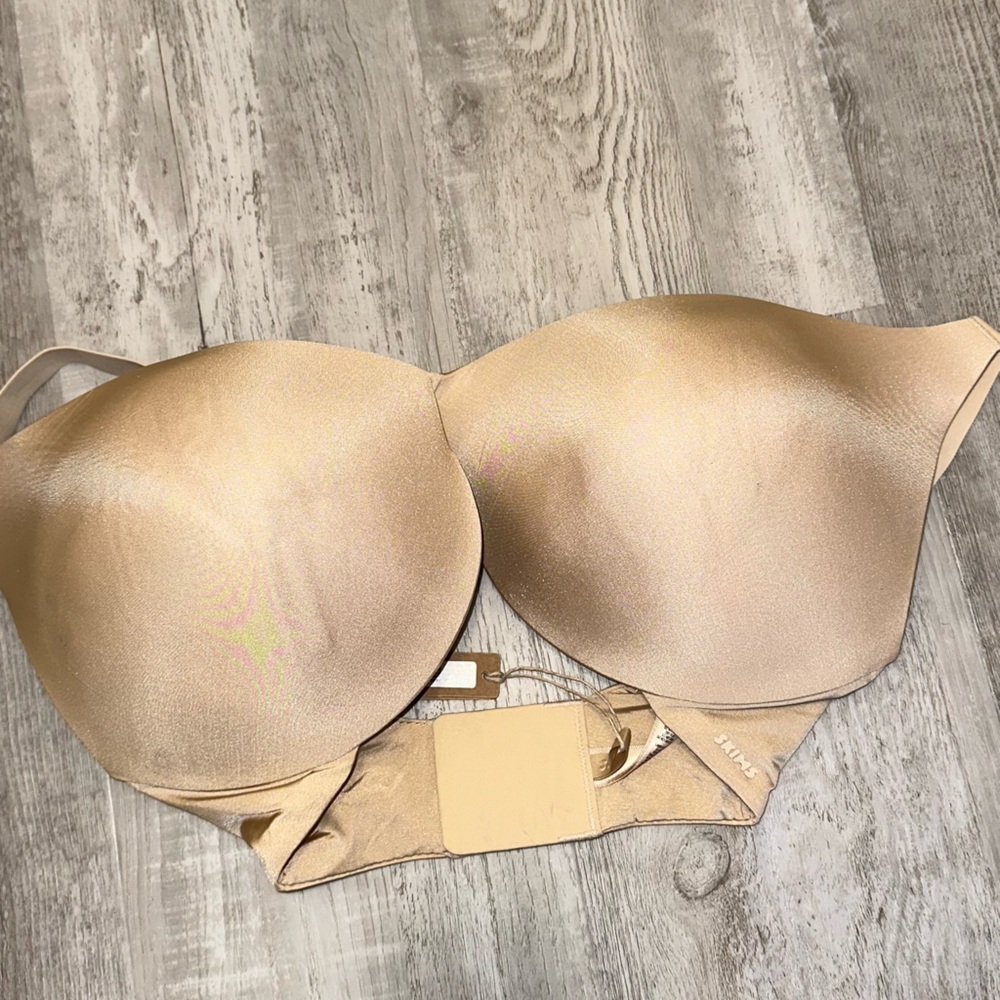 Skims body wireless super push-up bra